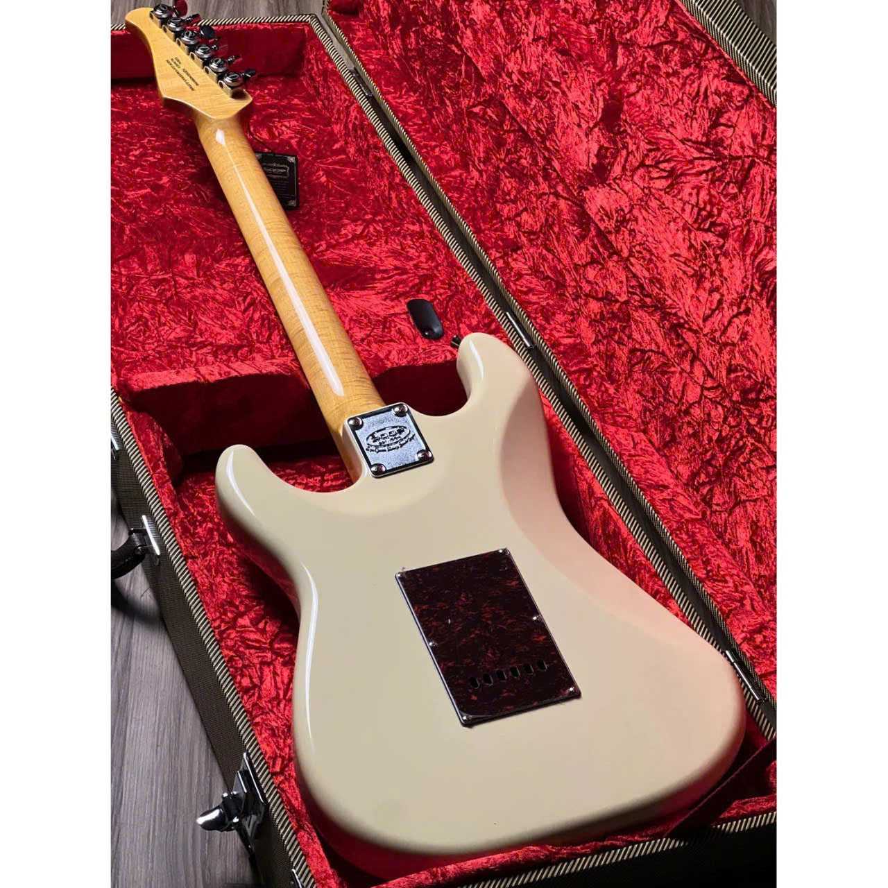 Đàn Guitar Điện Sqoe SEST1000, Olympic White