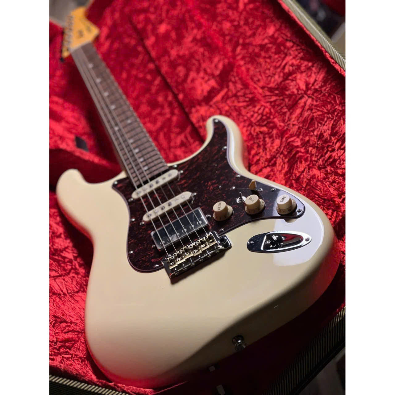 Đàn Guitar Điện Sqoe SEST1000, Olympic White