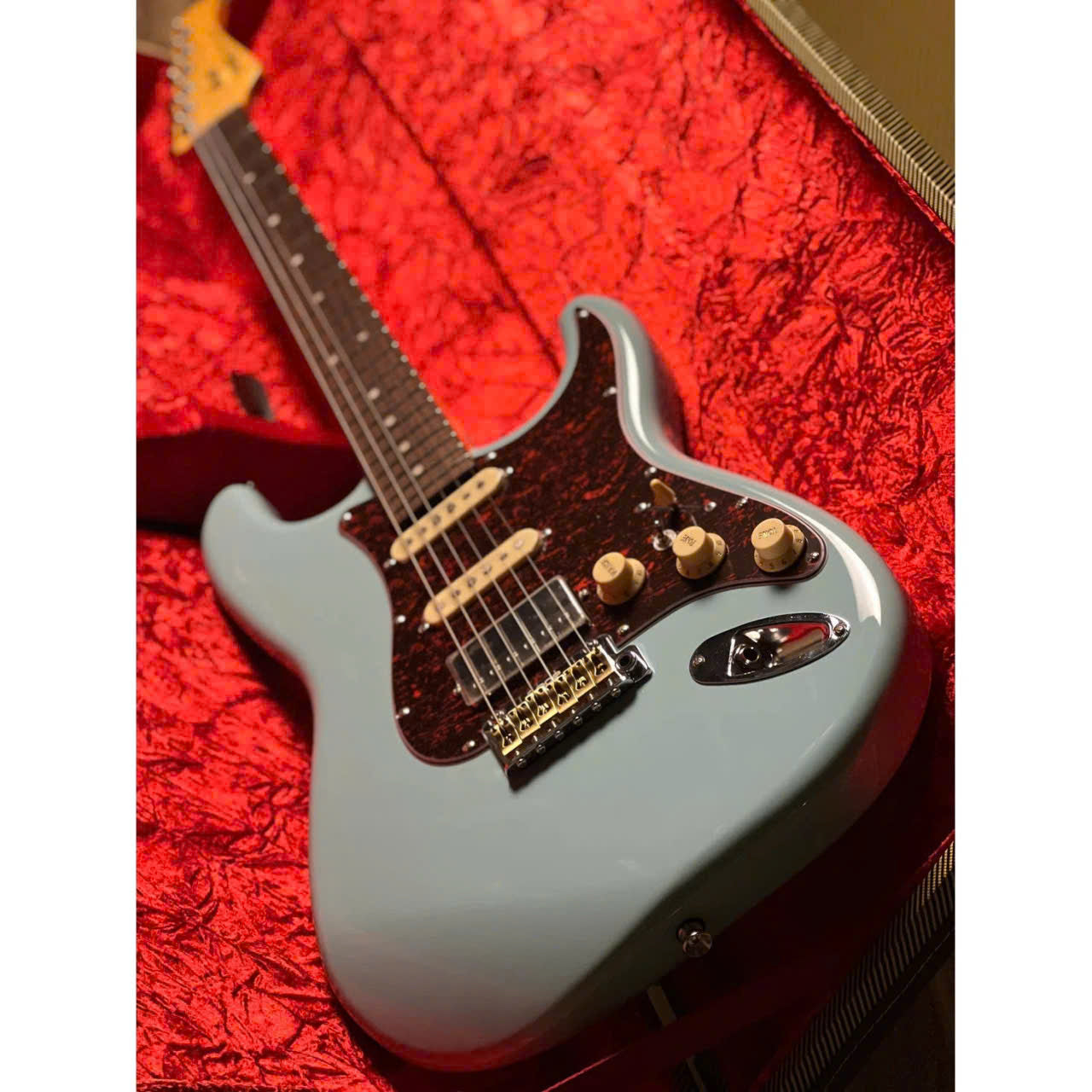 Đàn Guitar Điện Sqoe SEST1000, Sky Blue