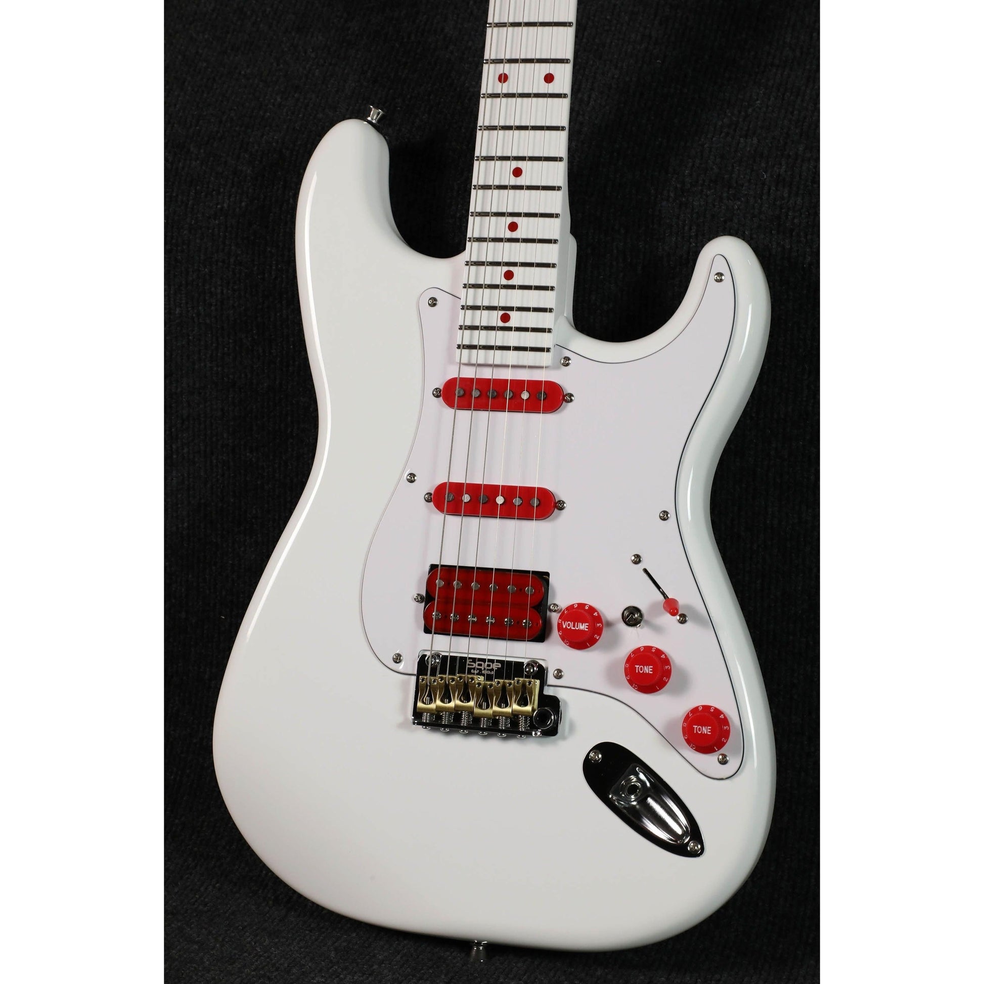 Đàn Guitar Điện Sqoe SEST1008 Stratocaster