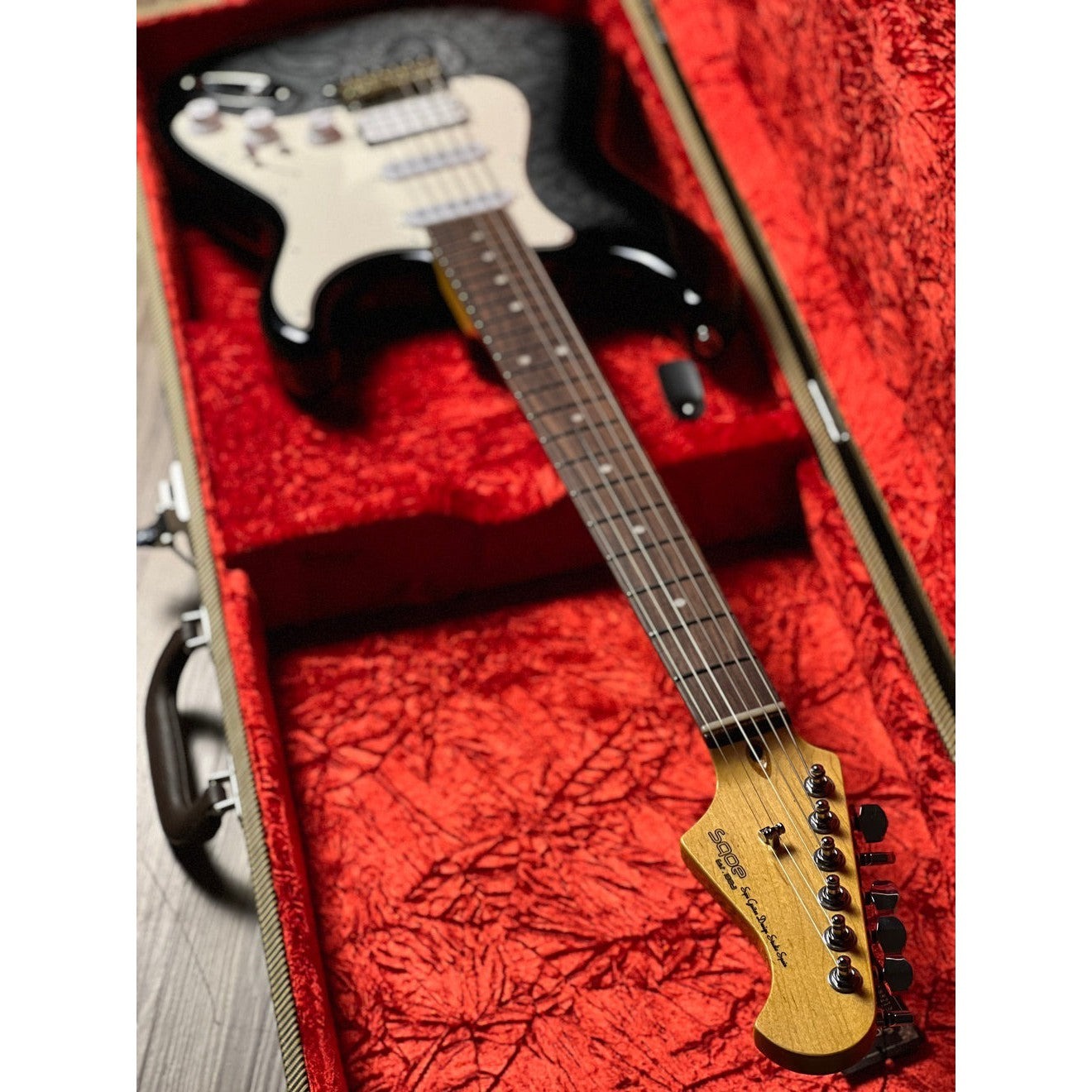 Đàn Guitar Điện Sqoe SEST1100, Paisley Black