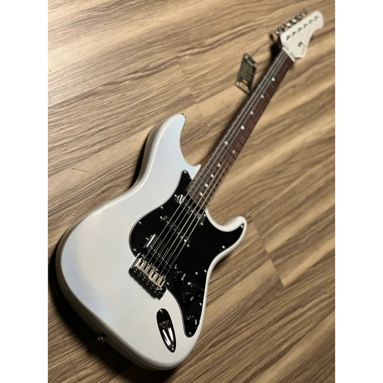 Đàn Guitar Điện Sqoe SEST750, Aurora White Limited Edition