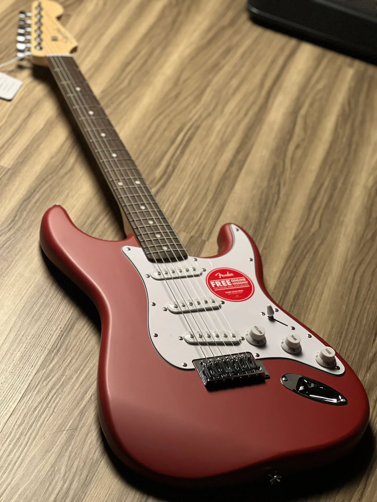 Đàn Guitar Điện Squier Debut Stratocaster SSS, Laurel Fingerboard