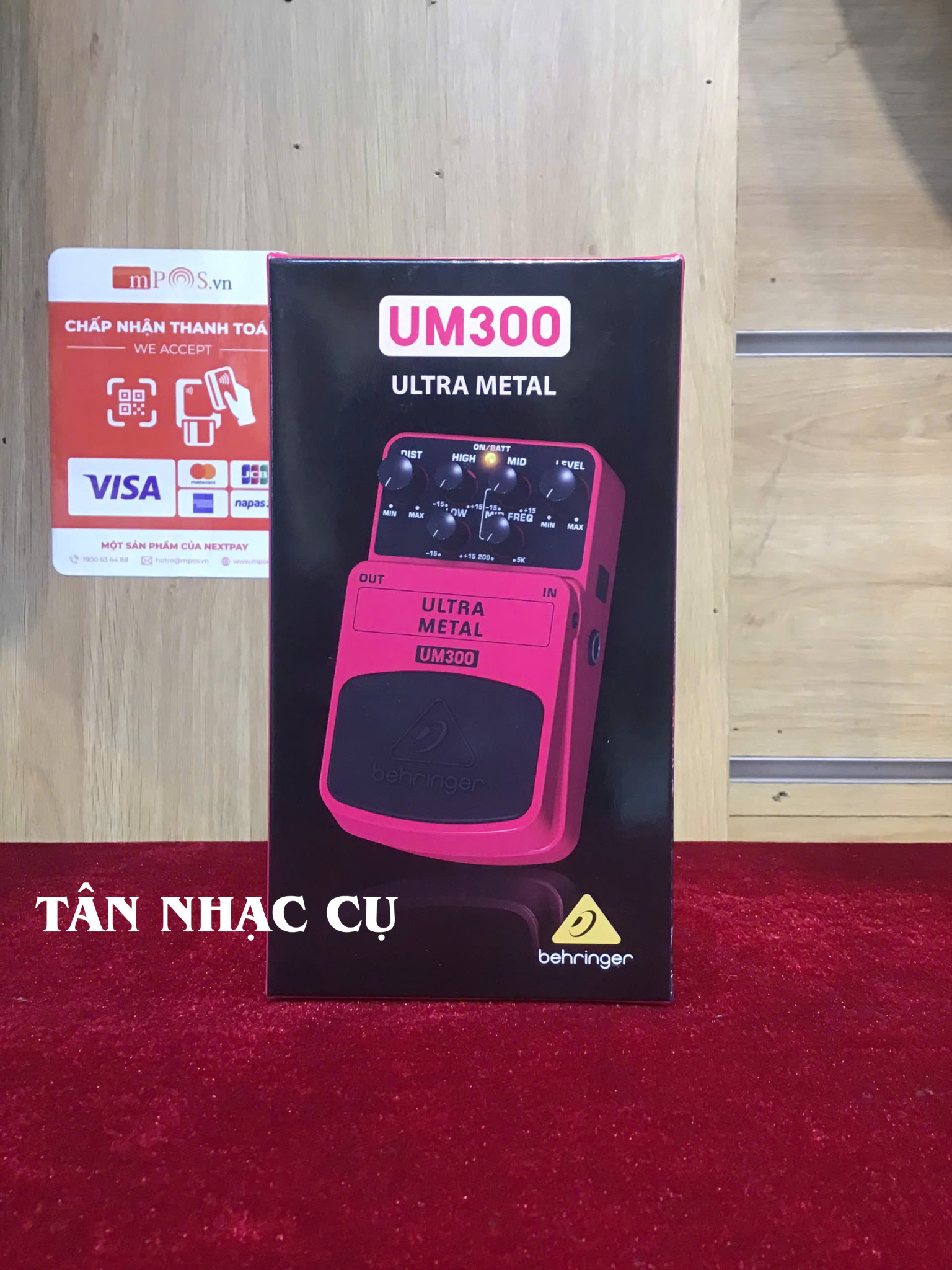 Distortion Pedal Guitar Behringer UM300 Ultra Metal Effects