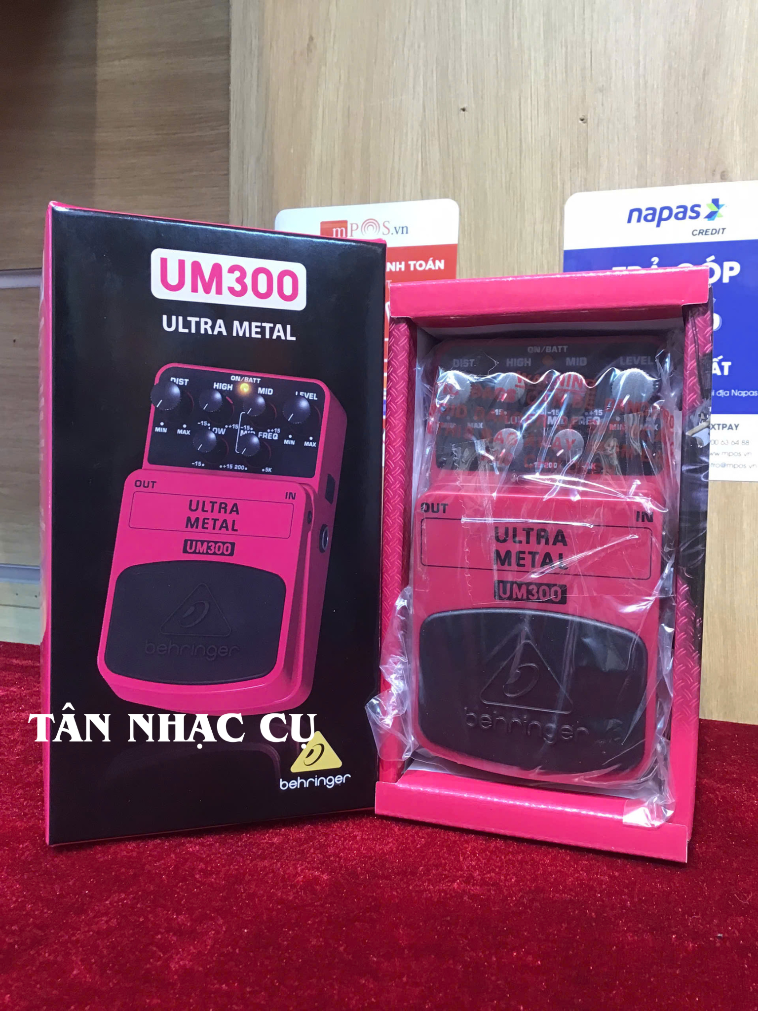 Distortion Pedal Guitar Behringer UM300 Ultra Metal Effects