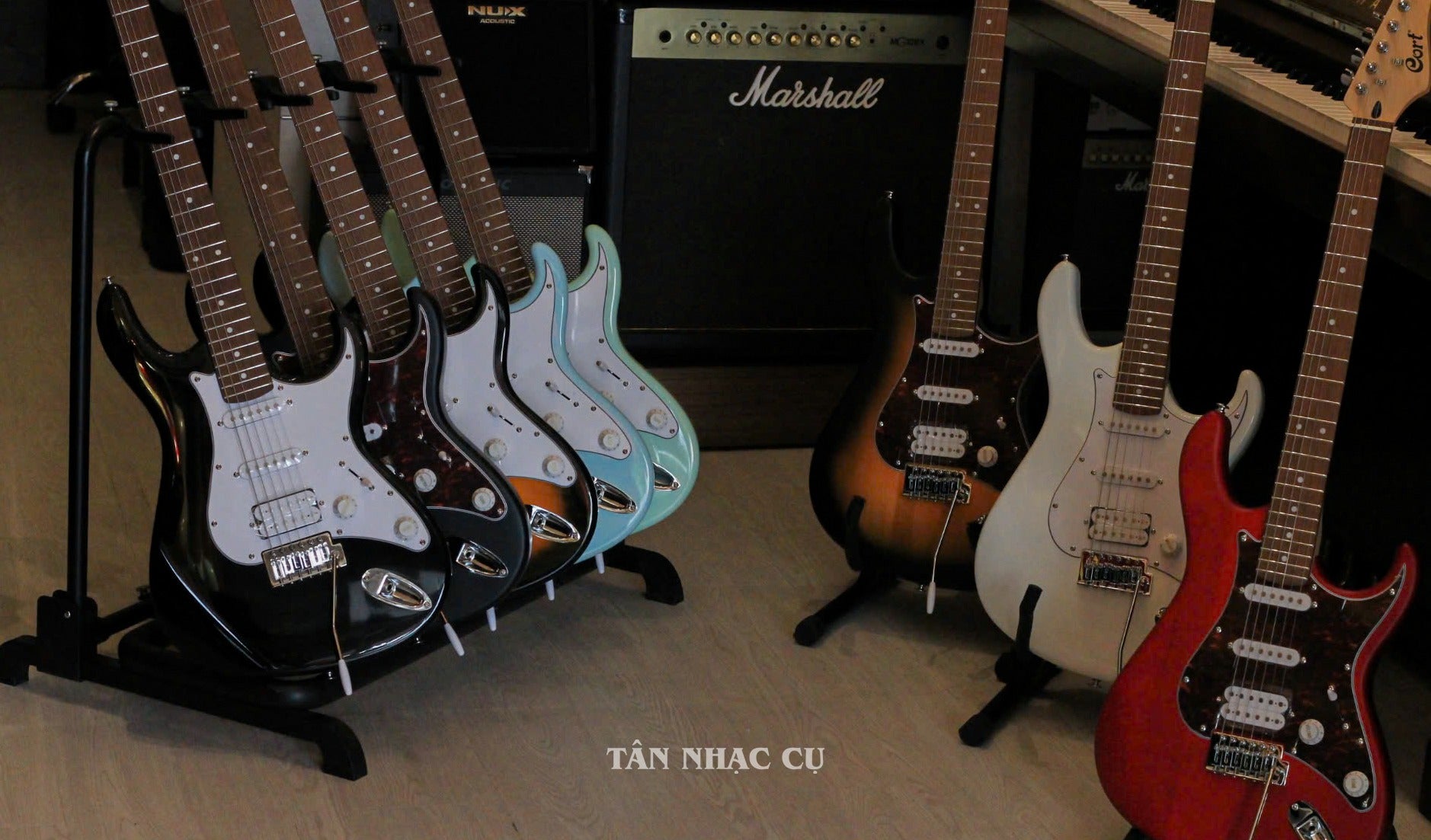 Đàn Guitar Điện Cort G110 HSS Electric Guitar, White