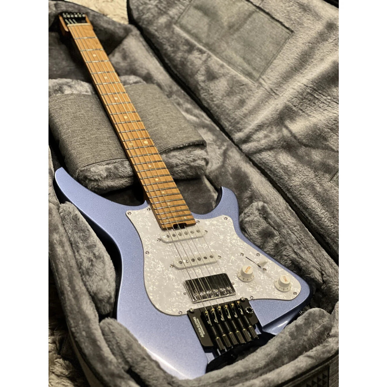 Đàn Guitar Điện Aguda Music Boy Pro HSS, Maple Fingerboard, Ice Blue Metallic
