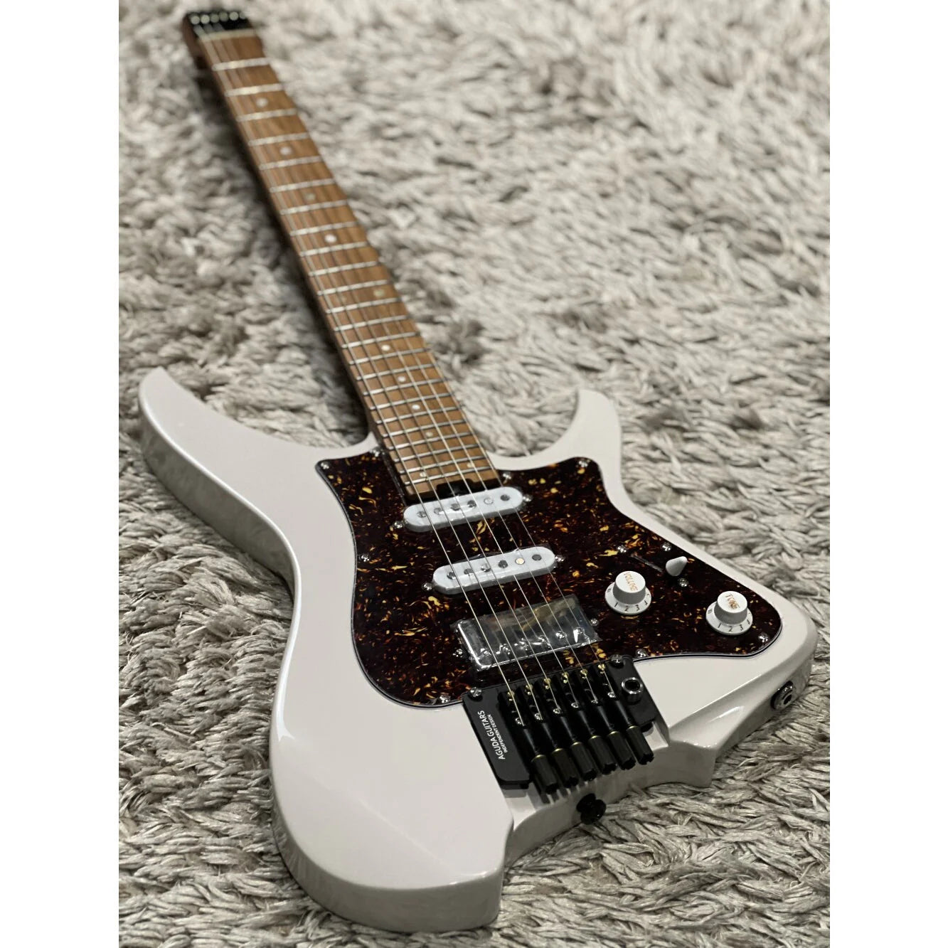 Đàn Guitar Điện Aguda Music Boy Pro HSS Maple Fingerboard Olympic White