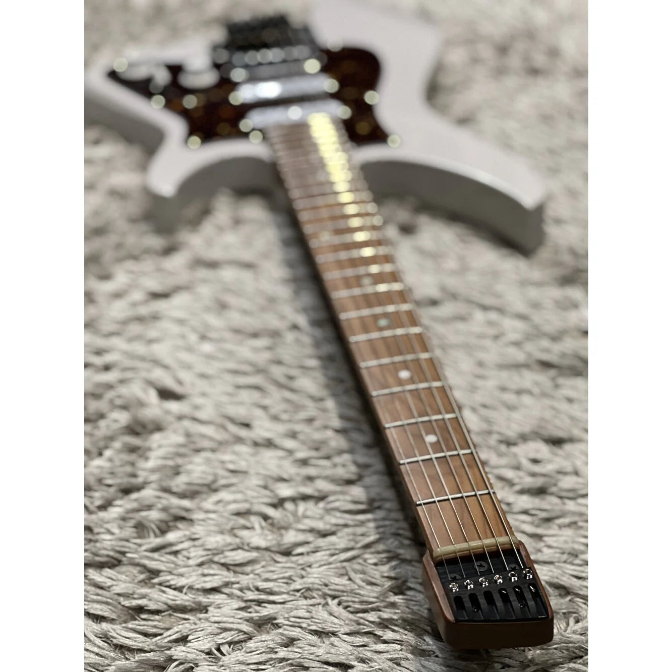 Đàn Guitar Điện Aguda Music Boy Pro HSS Maple Fingerboard Olympic White