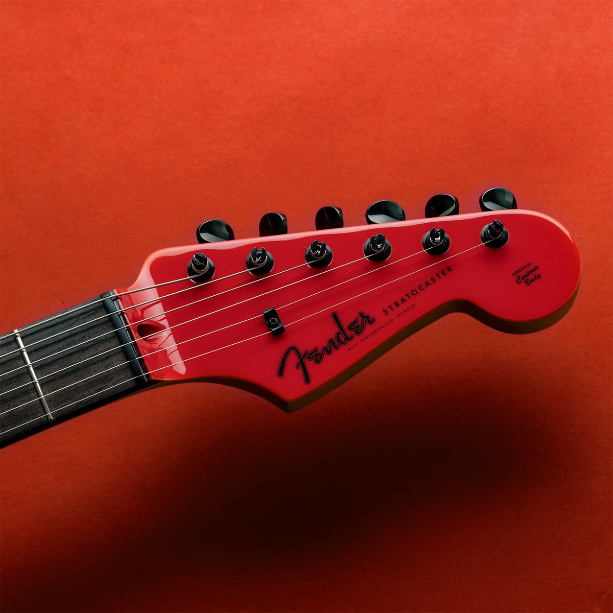 Đầu đàn Fender Pokémon Red Version Stratocaster sơn đỏ