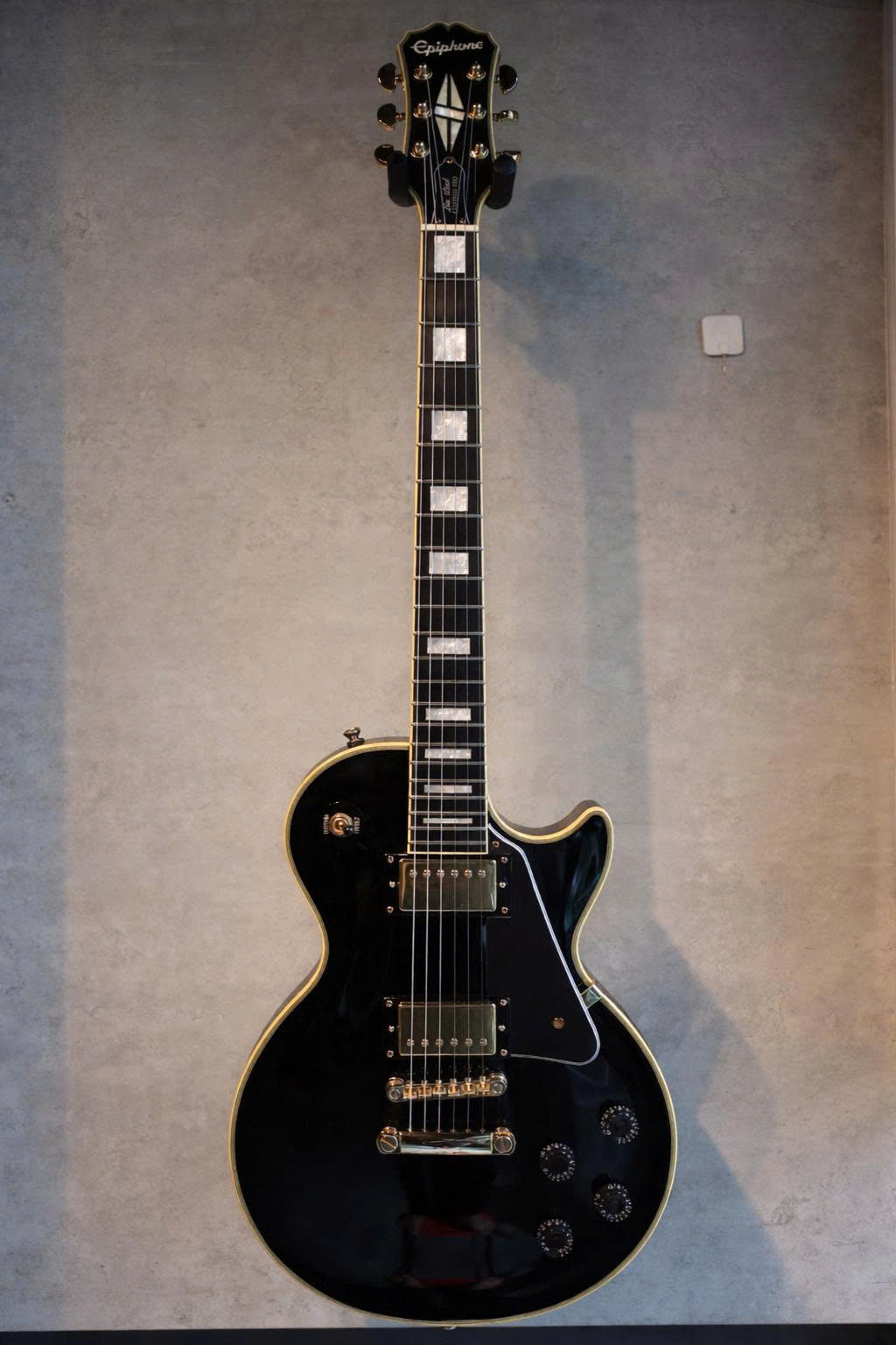 Đàn Guitar Điện Epiphone Limited Edition Les Paul Custom Pro HH Electric Guitar, Rosewood Fingerboard, Black