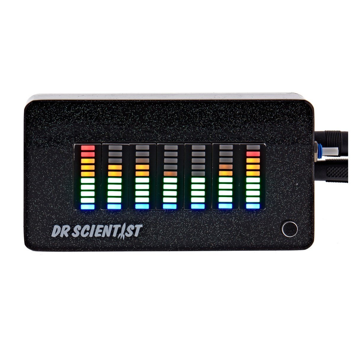 Pedal Phân Tích Phổ LED Dr. Scientist Spectrum Analyzer – mặt trên với 7 cột LED hiển thị phổ âm thanh đang sáng