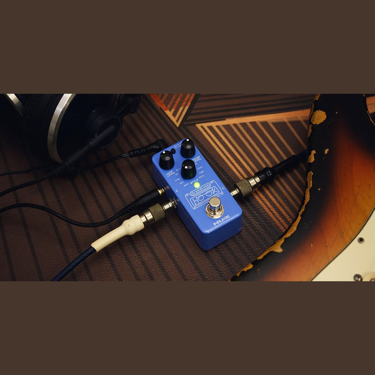 Pedal Trống Kiêm Looper NUX HOOK Drum & Loop NDL-3 – NUX HOOK NDL-3 cắm tai nghe để tập im lặng