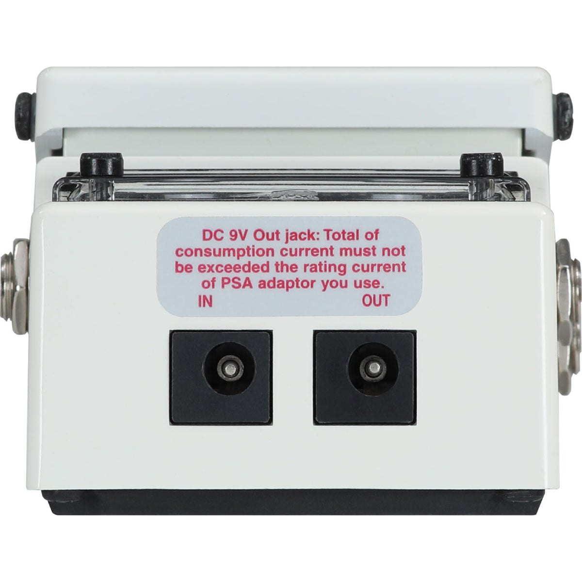 Pedal Tuner BOSS TU-3 Chromatic Tuner – mặt sau với cổng nguồn DC IN và DC OUT 9V cấp cho pedal khác
