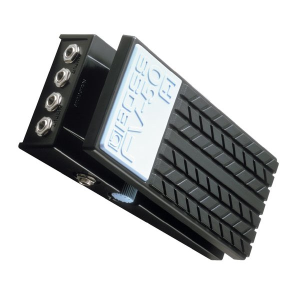 Pedal Volume BOSS FV-50H – góc nghiêng phía cụm 4 jack, thấy jack TUNER OUT và núm Minimum Volume