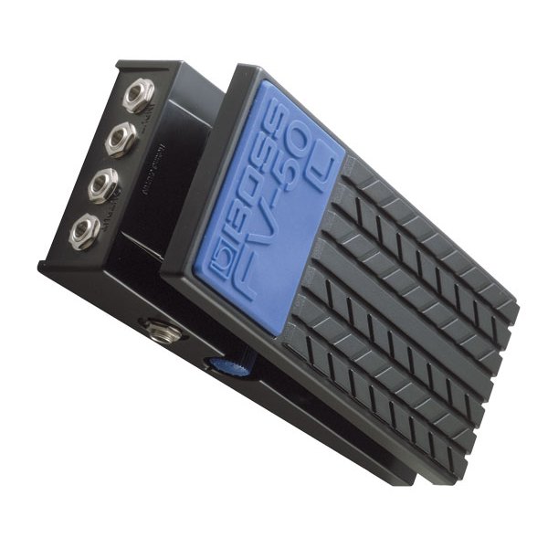 Pedal Volume BOSS FV-50L Stereo – góc nghiêng phía cụm 4 jack, tấm đạp xanh dương, jack TUNER OUT và núm chỉnh