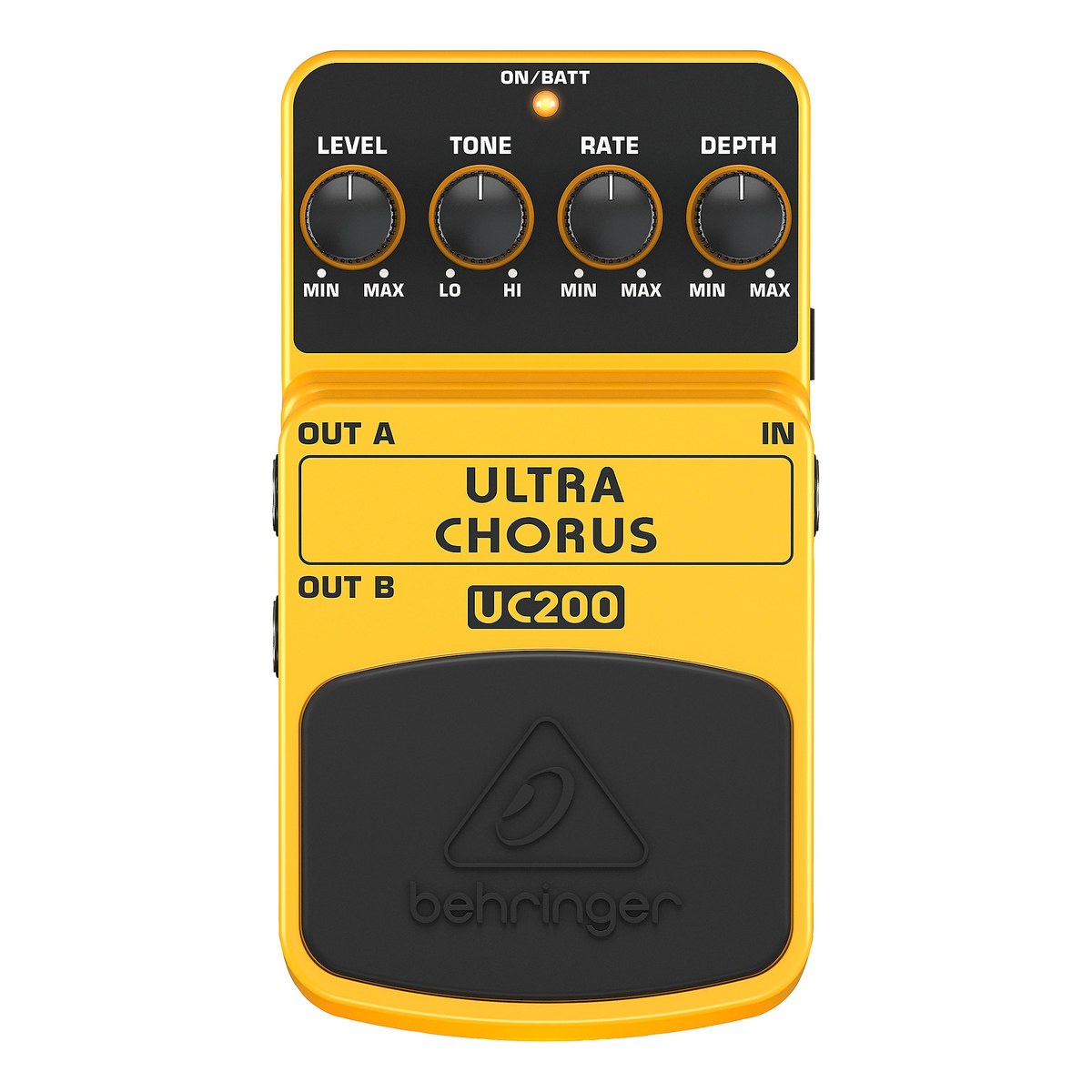 Behringer UC200 Ultra Chorus nhìn chính diện mặt trên: bốn núm LEVEL, TONE, RATE, DEPTH và đèn ON/BATT