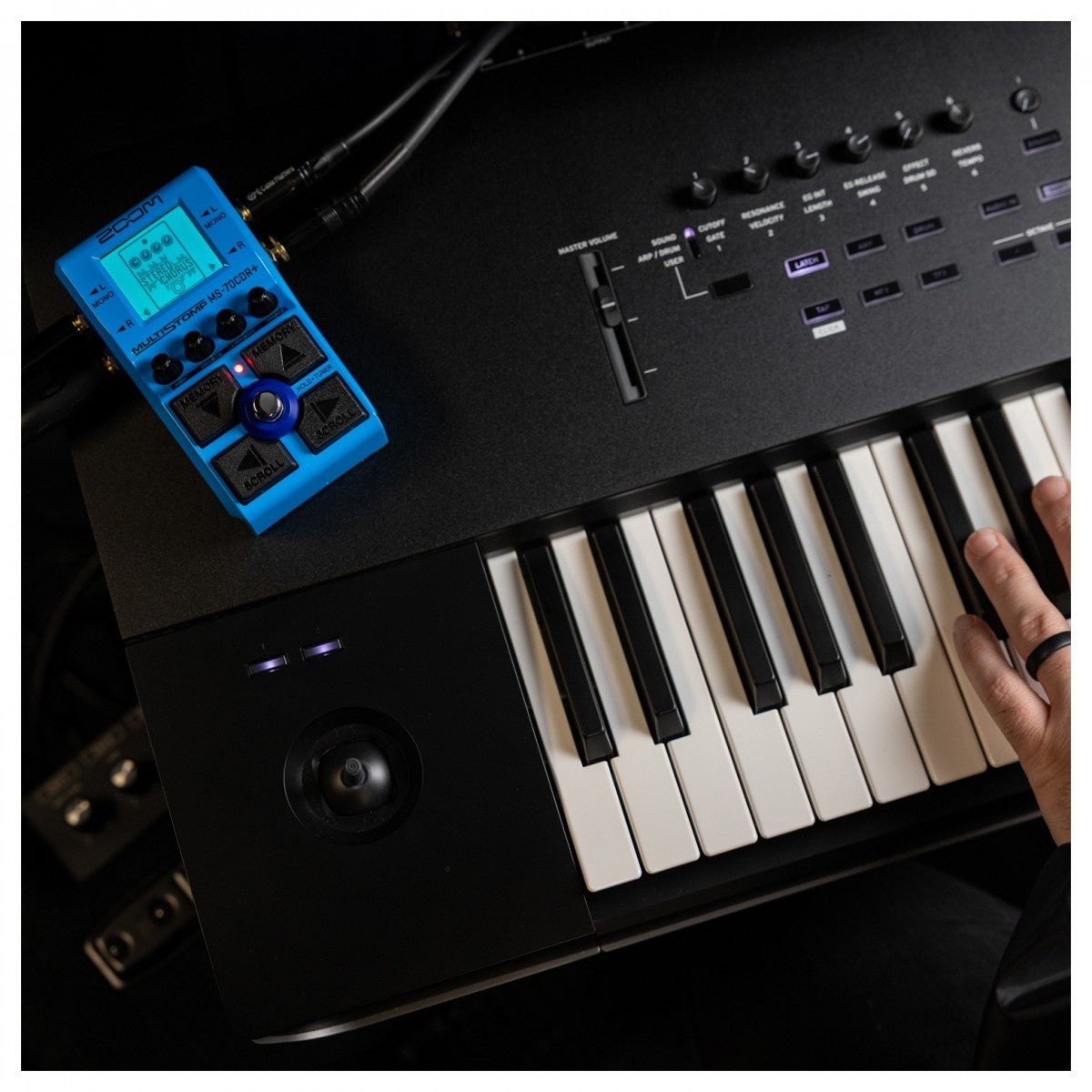 Phơ Chorus Delay Reverb Zoom MS-70CDR+ – dùng chung với đàn keyboard synthesizer
