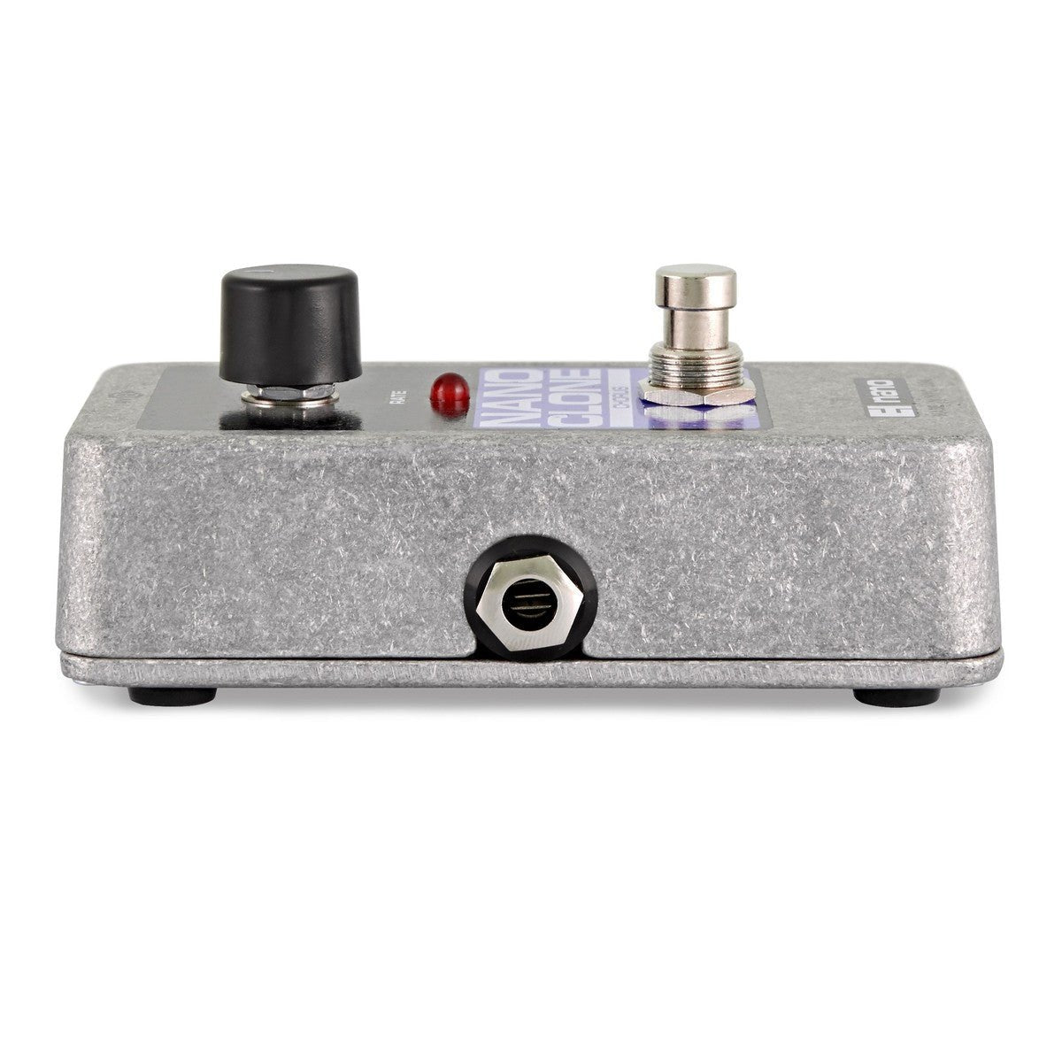 Phơ Chorus Electro-Harmonix Nano Clone – cạnh trái nhìn ngang với cổng jack ra AMP và núm RATE