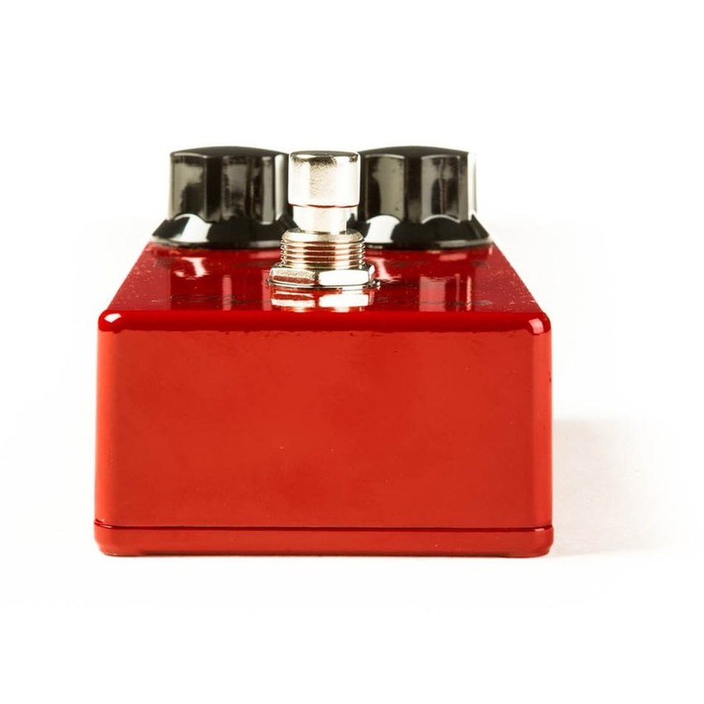 Phơ Compressor MXR CSP102SL Script Dyna Comp – nhìn thẳng từ phía footswitch, thấy 2 núm xoay phía sau