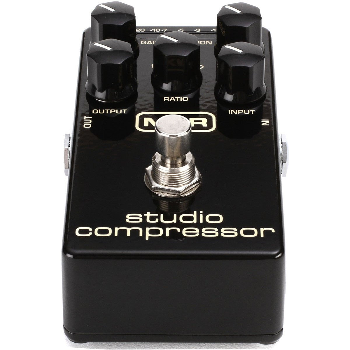 Phơ Compressor MXR M76 Studio Compressor – nhìn thẳng từ phía trước, công tắc chân và chữ studio compressor