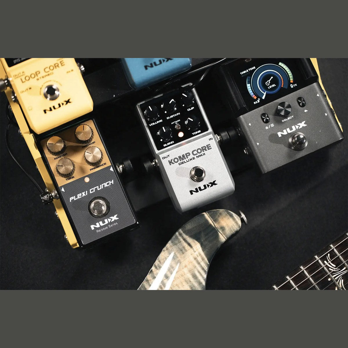Phơ Compressor NUX Komp Core Deluxe MKII – NUX Komp Core Deluxe MKII trên pedalboard cùng các pedal NUX khác