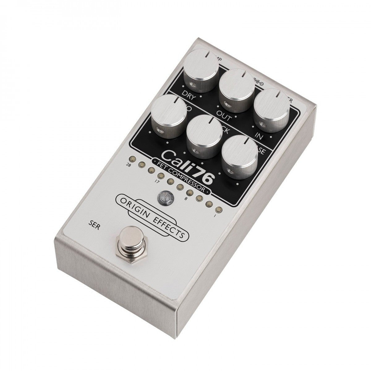 Phơ Compressor Origin Effects Cali76 FET – góc nghiêng 3/4 với đồng hồ LED 10 vạch