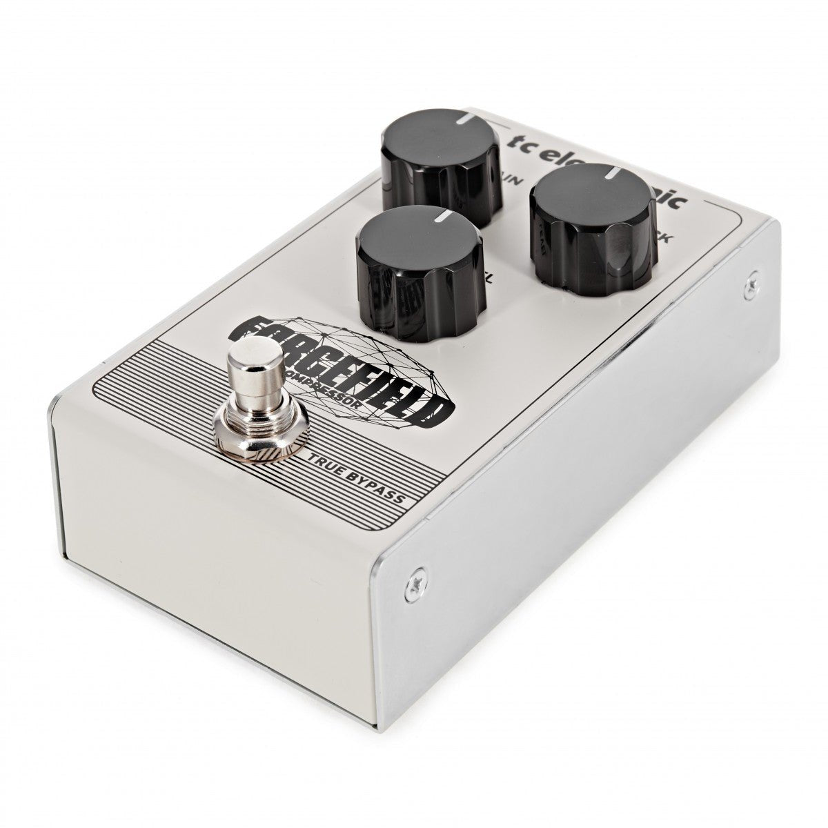 Phơ Compressor TC Electronic Forcefield – góc chéo từ đầu footswitch, thấy rõ cạnh hông vỏ màu bạc