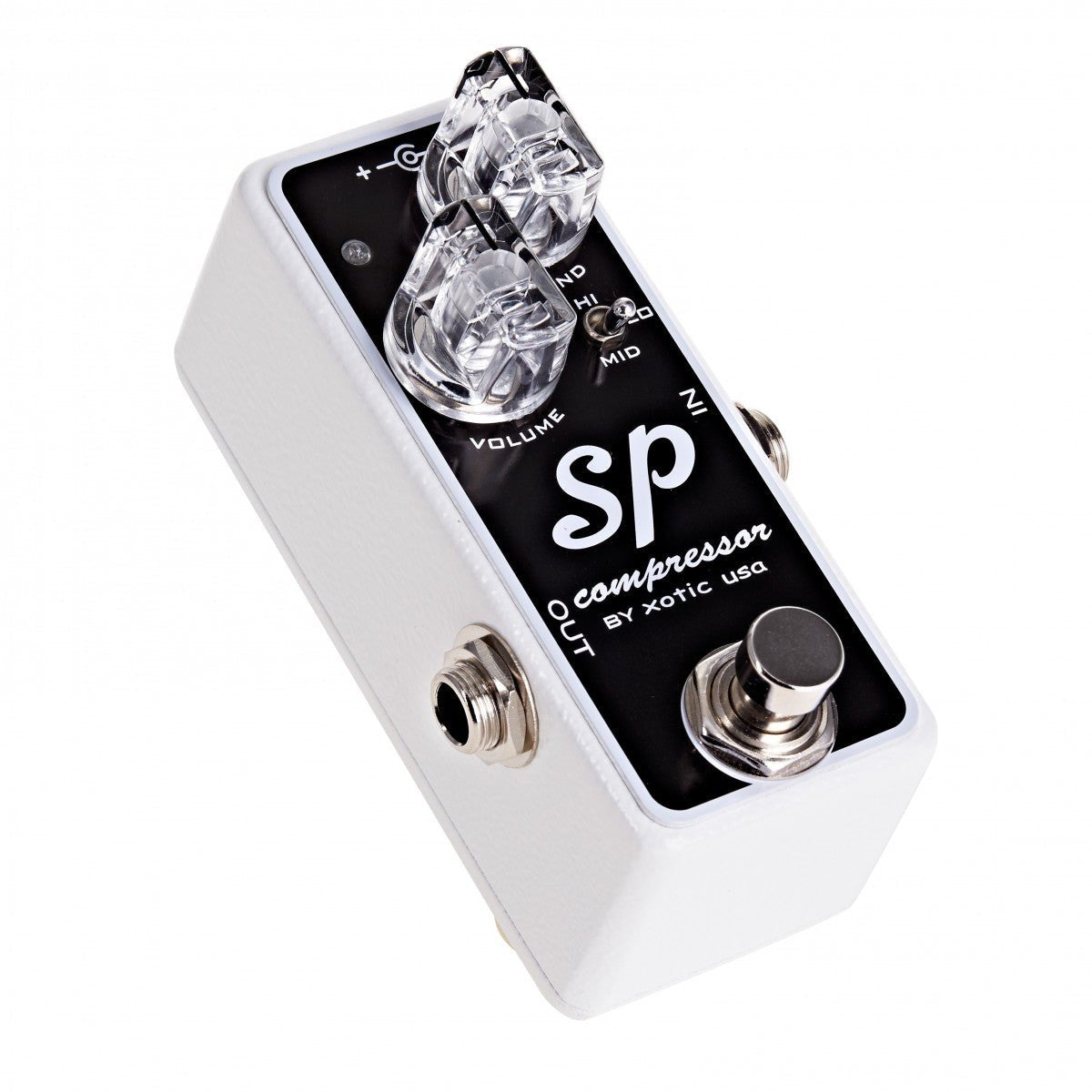 Phơ Compressor Xotic SP Compressor – góc nghiêng 3/4 bên trái, thấy jack OUT