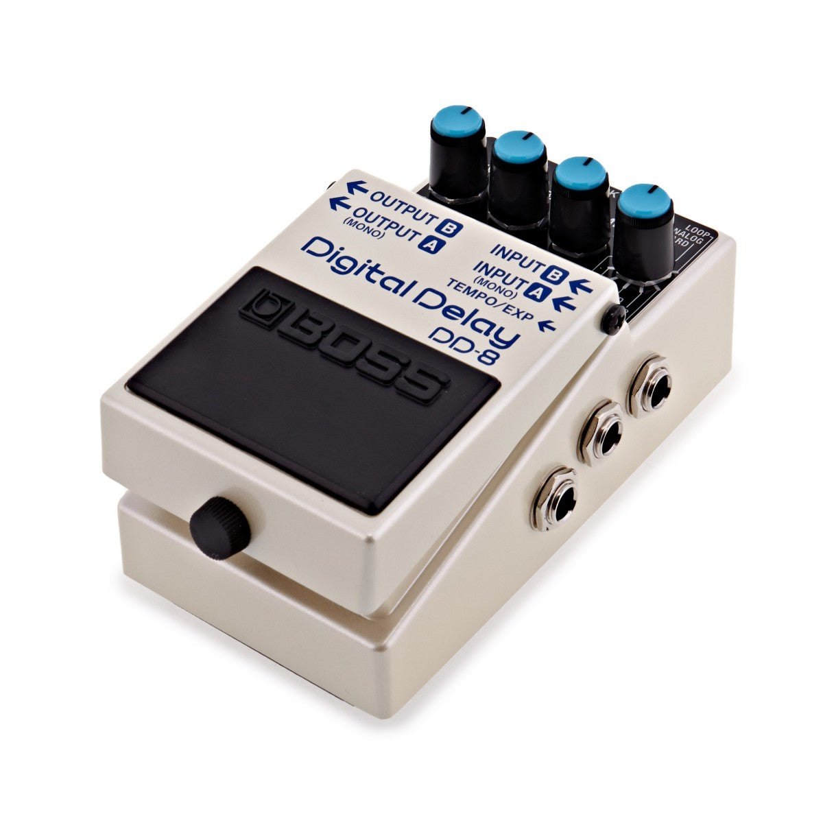 Phơ Delay BOSS DD-8 – góc nghiêng 3/4 bên phải với cổng INPUT A/B và TEMPO/EXP