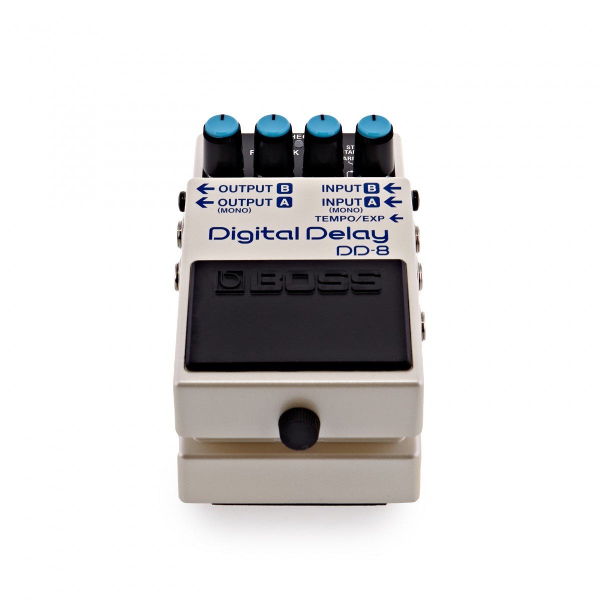 Phơ Delay BOSS DD-8 – nhìn thẳng từ đầu footswitch, vít mở ngăn pin