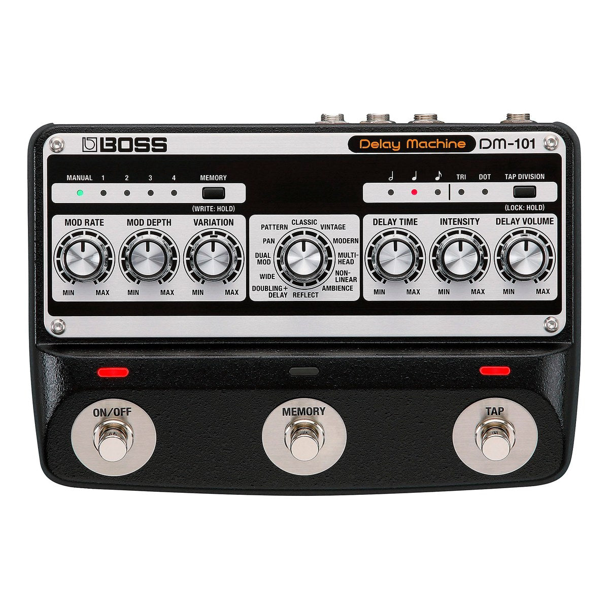 mặt trên BOSS DM-101 Delay Machine: núm chọn chế độ, các núm MOD RATE, MOD DEPTH, VARIATION, DELAY TIME, INTENSITY, DELAY VOLUME và 3 footswitch ON/OFF, MEMORY, TAP