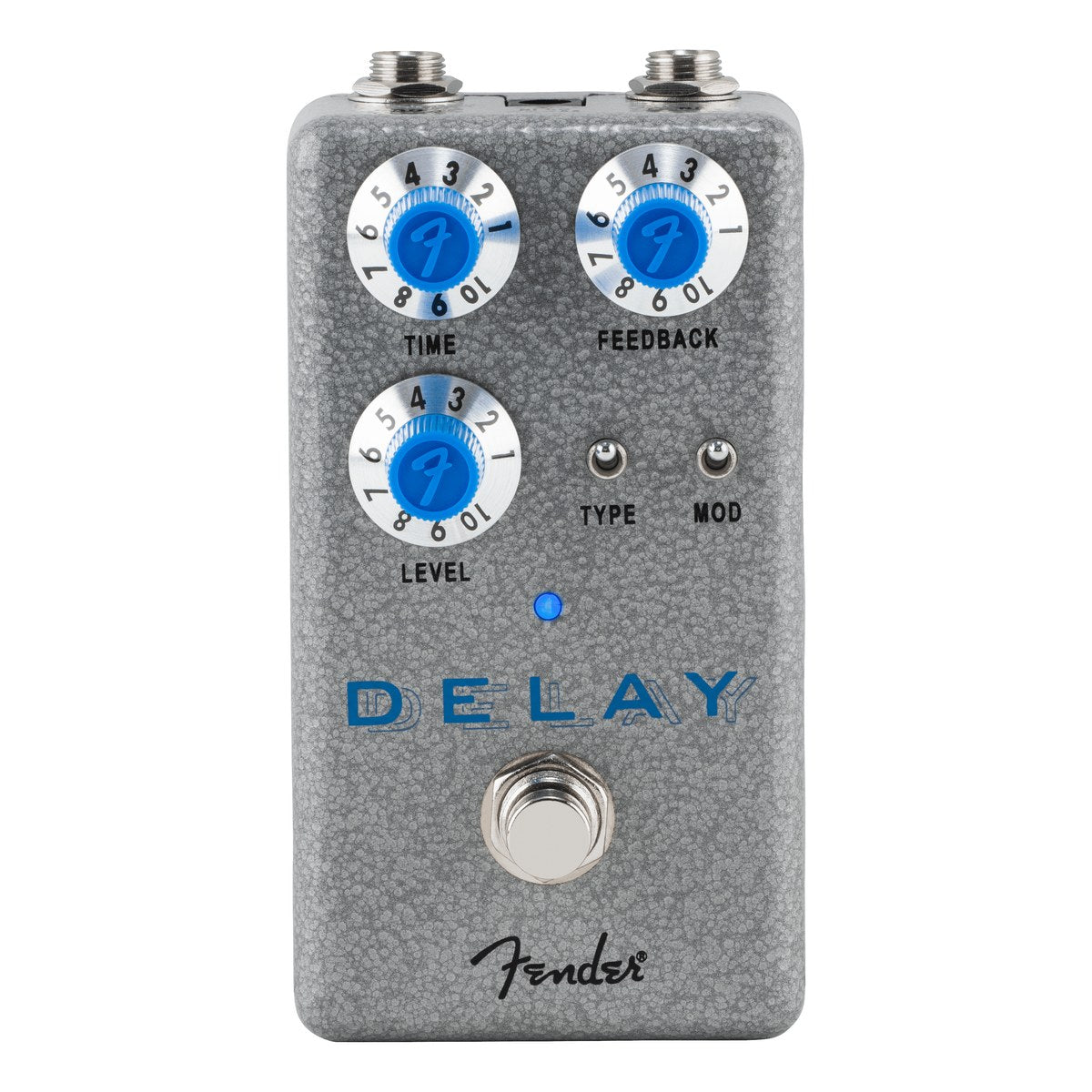 Fender Hammertone Delay chính diện: vỏ sơn vân búa xám, 3 núm xanh dương Time, Feedback, Level và 2 công tắc Type, Mod