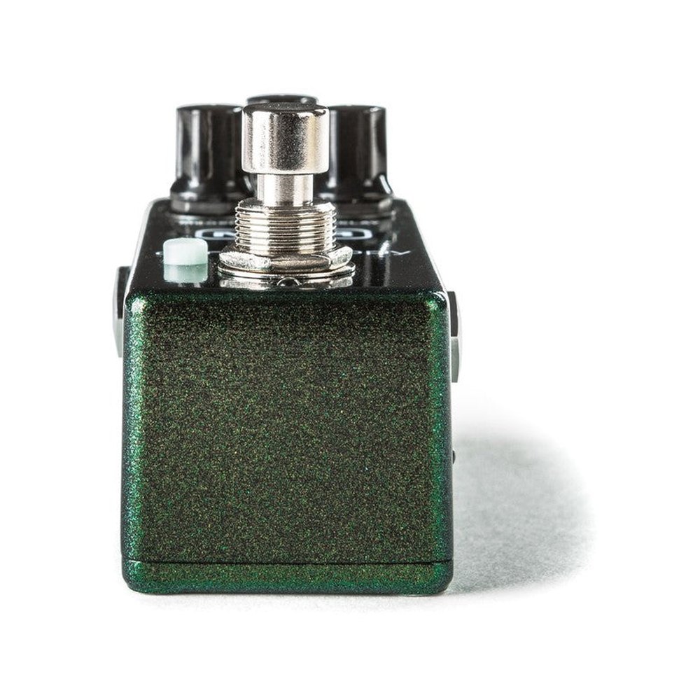 Phơ Delay MXR M299 Carbon Copy Mini Analog Delay – nhìn từ phía công tắc bàn đạp, vỏ mini màu xanh lá