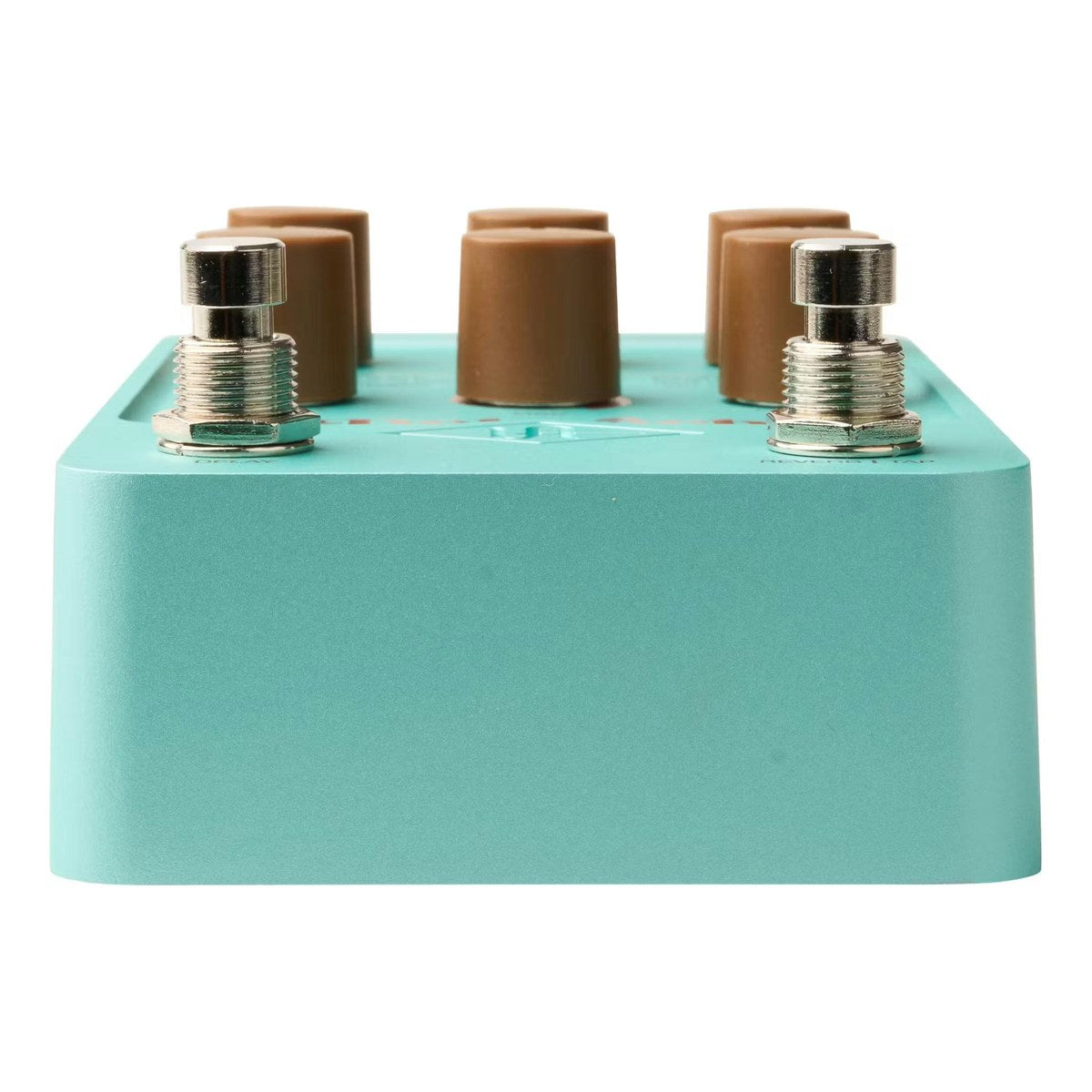 Phơ Delay Reverb Universal Audio UAFX Del-Verb - UAFX Del-Verb nhìn thấp từ phía footswitch