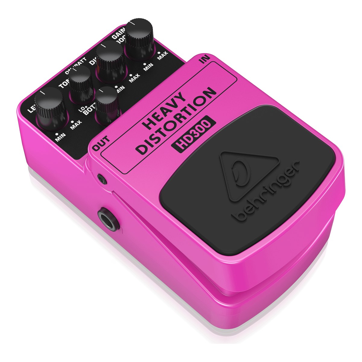 Behringer HD300 nghiêng trái, thấy cạnh jack OUT