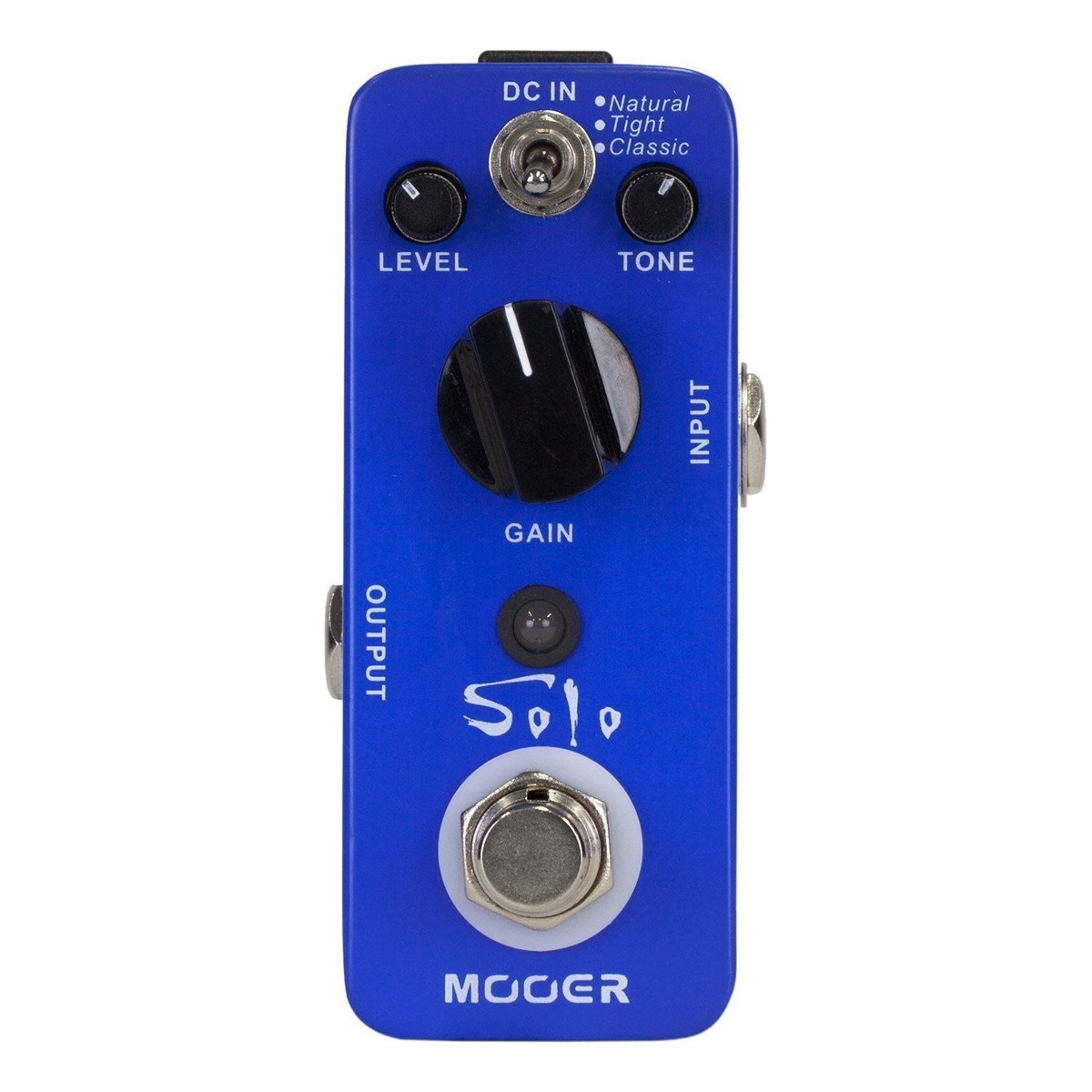 mặt trên chính diện Mooer Solo: núm GAIN lớn, hai núm LEVEL, TONE, công tắc Natural/Tight/Classic cạnh chữ DC IN
