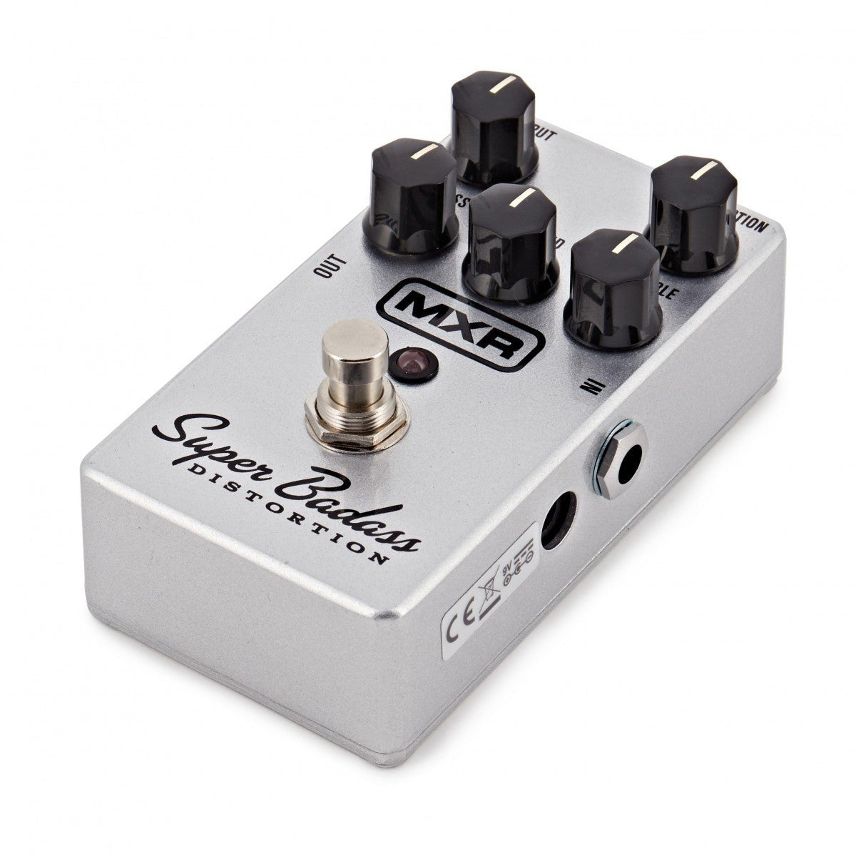 Phơ Distortion MXR M75 Super Badass Distortion – góc nghiêng 3/4 bên phải, footswitch và cụm 5 núm