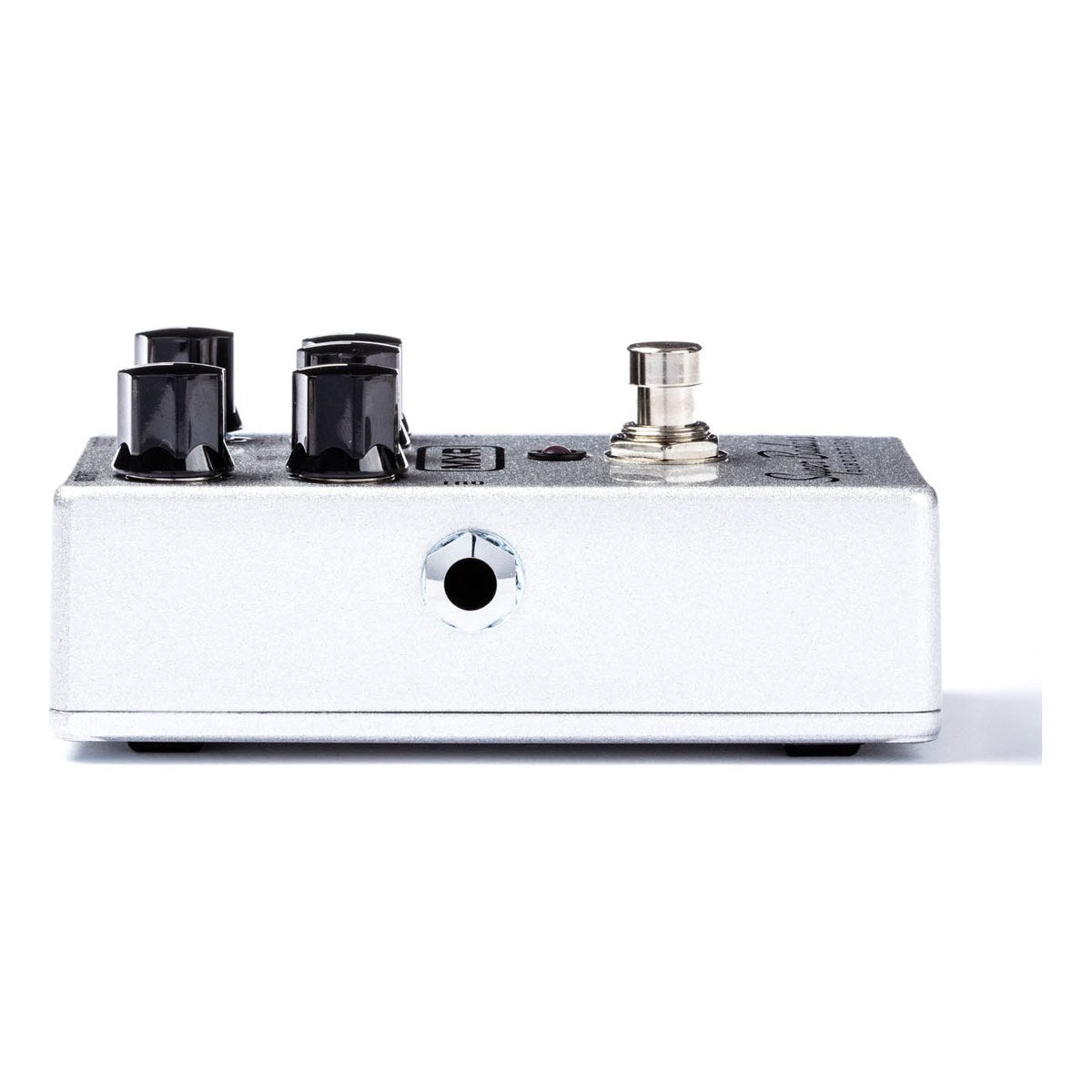 cạnh trái MXR M75 Super Badass Distortion với jack OUT