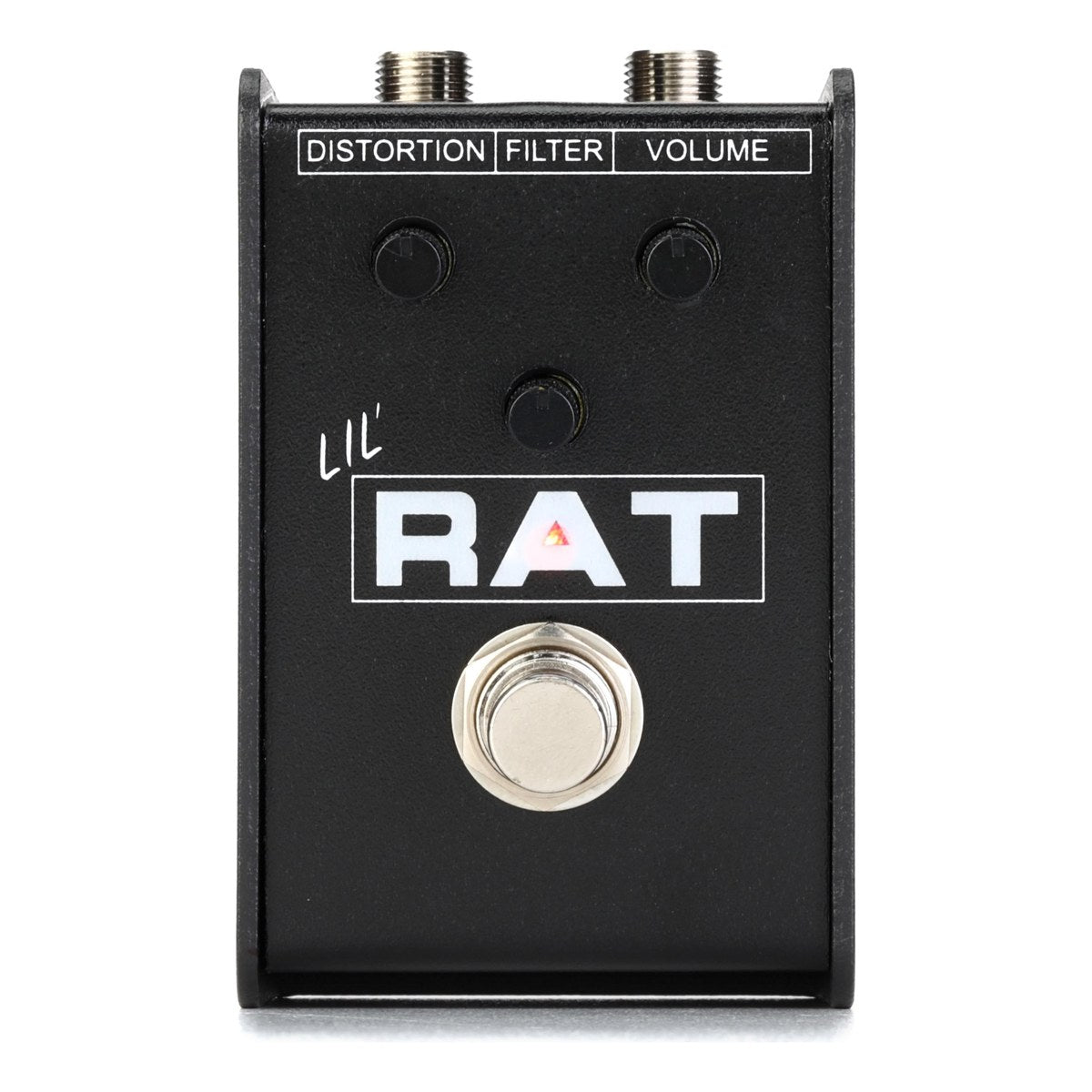 Chính diện ProCo Lil' RAT với ba núm DISTORTION, FILTER, VOLUME và LED trong chữ A