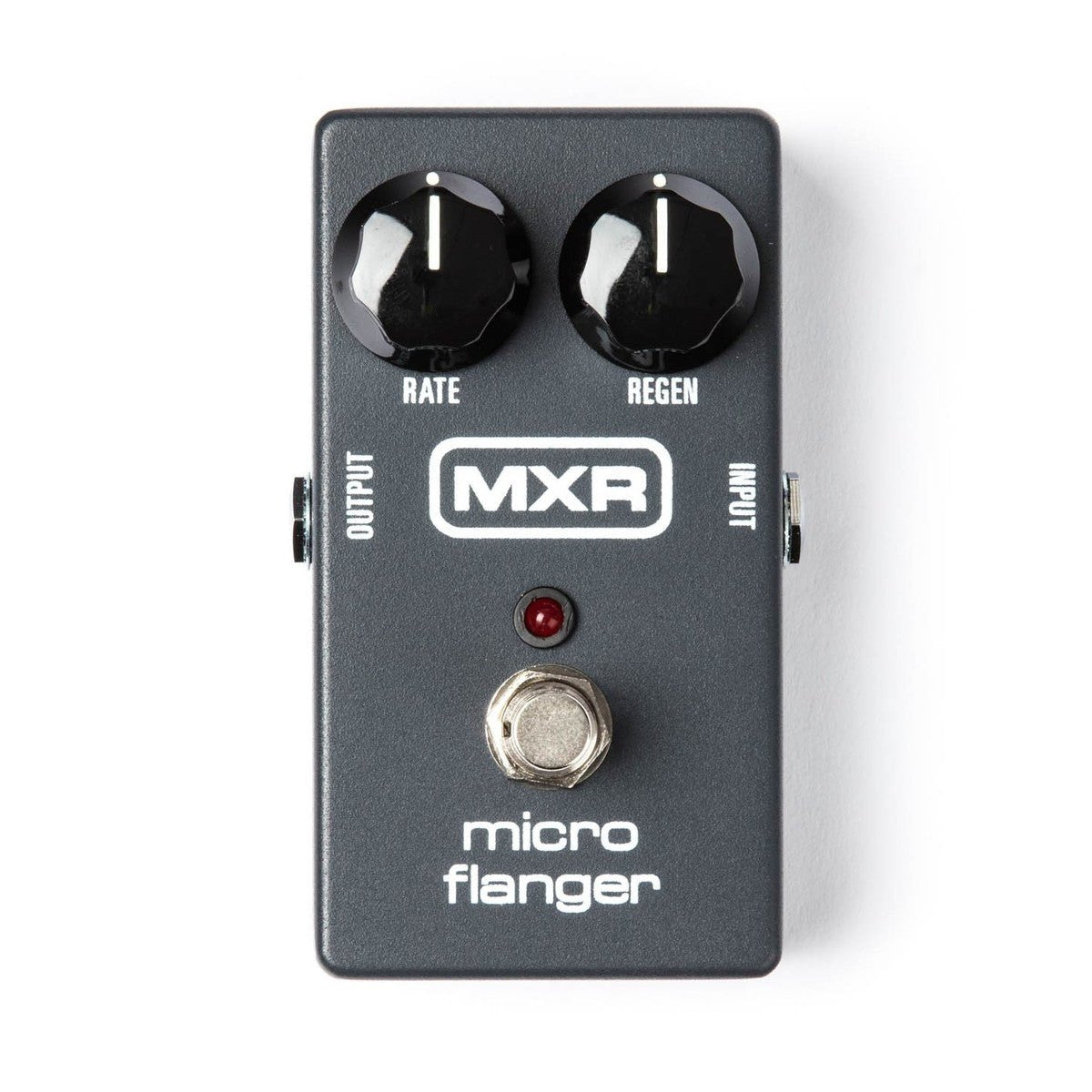 Phơ Flanger MXR M152 Micro Flanger – mặt trên với 2 núm RATE, REGEN, đèn LED và công tắc chân