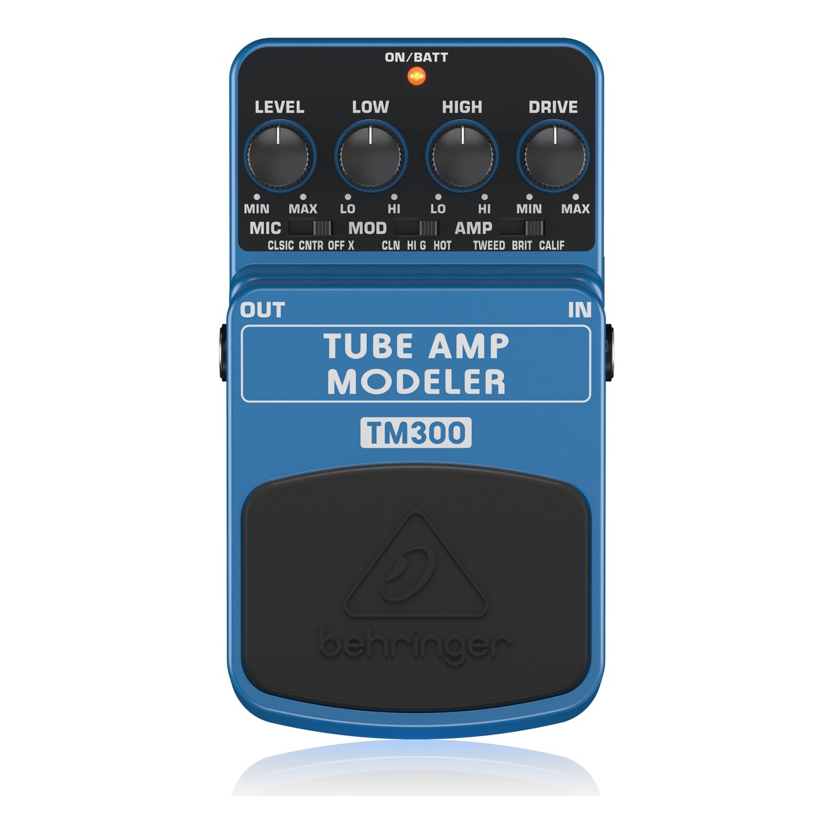 Behringer TM300 nhìn thẳng mặt trên: núm LEVEL, LOW, HIGH, DRIVE và công tắc MIC, MOD, AMP