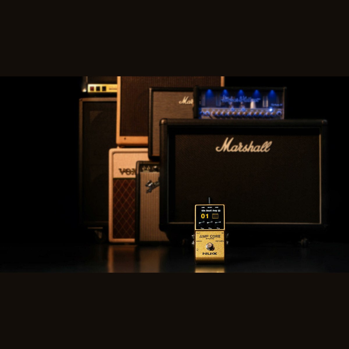 Phơ Giả Lập Amply NUX Amp Core Studio NCA-1 – Amp Core Studio đặt trước các ampli, màn hình hiển thị preset