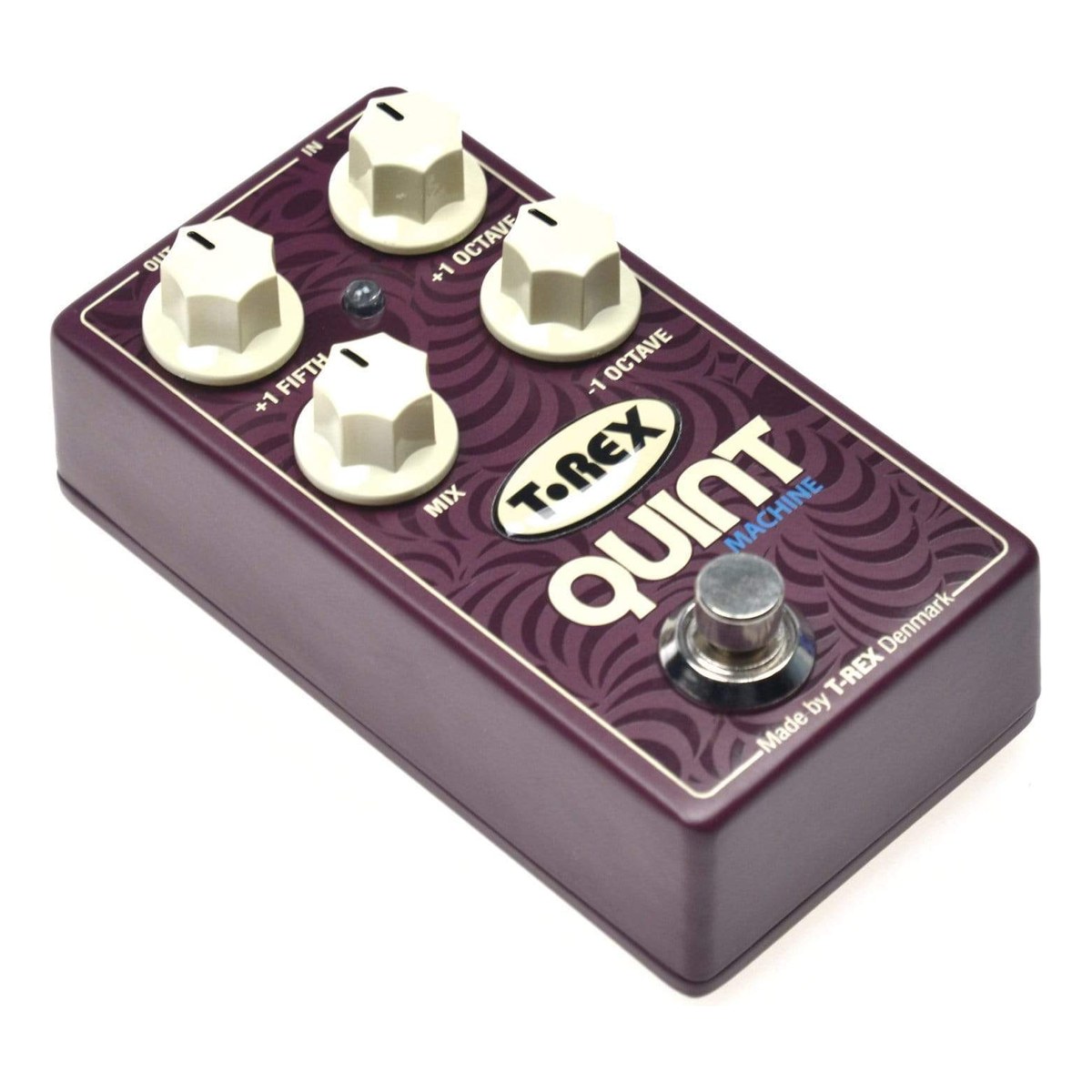 Phơ Octave T-Rex Quint Machine - Quint Machine nhìn nghiêng thấp, thấy cạnh hông và footswitch