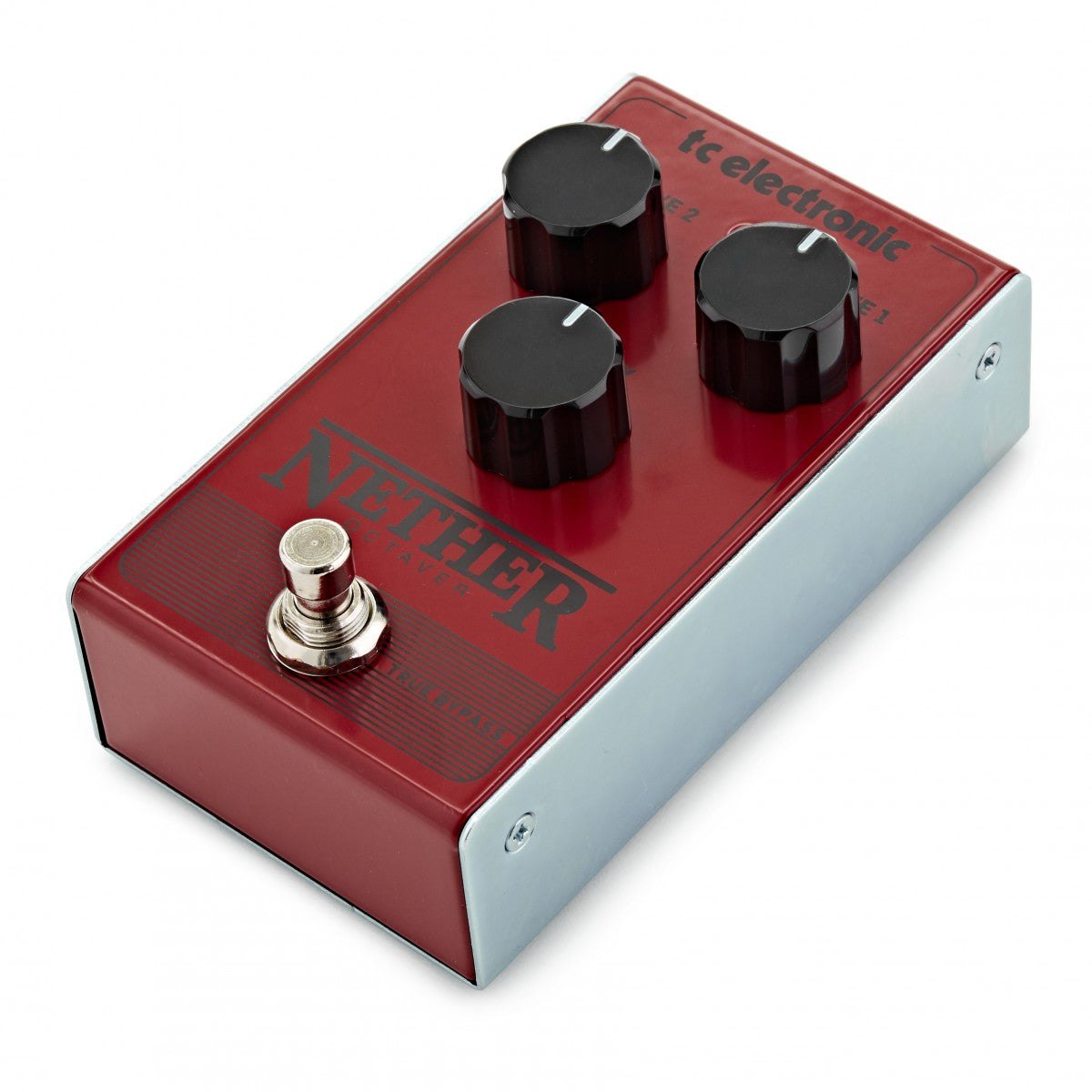 Phơ Octave TC Electronic Nether Octaver – góc nghiêng 3/4 với 3 núm và footswitch