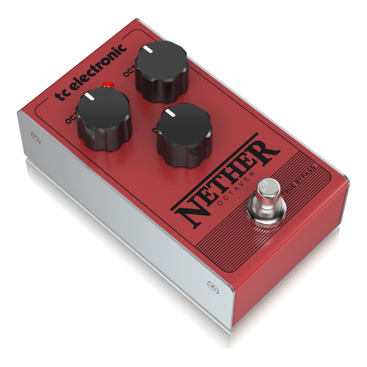 góc nghiêng trái TC Electronic Nether Octaver, thấy cạnh vỏ nhôm