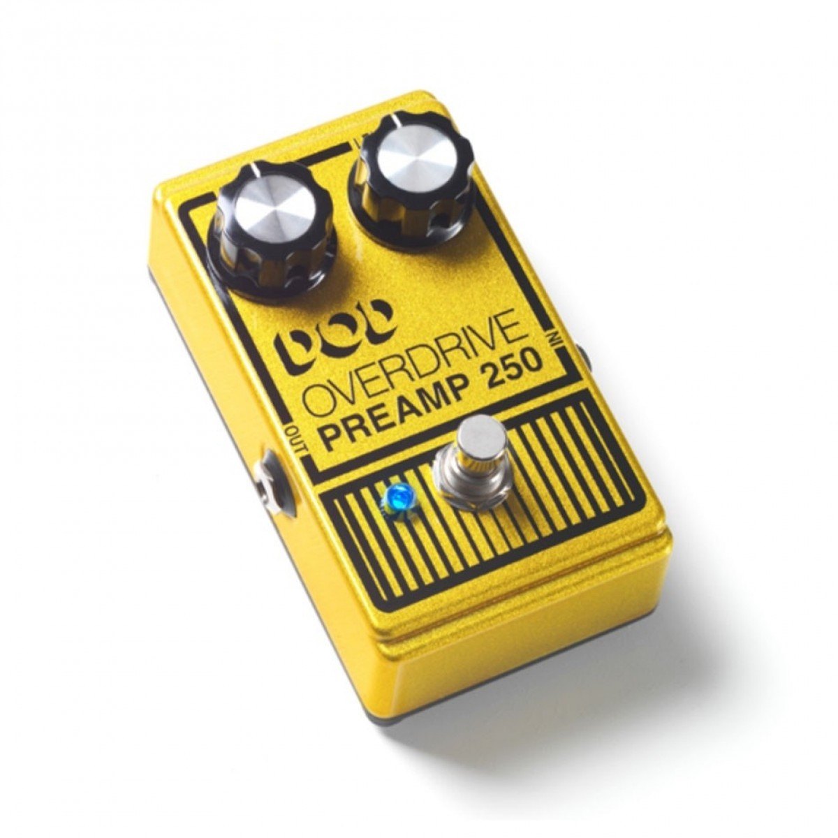 Phơ Overdrive DOD Overdrive Preamp 250 – góc nghiêng 3/4 trên nền trắng, vỏ vàng ánh kim