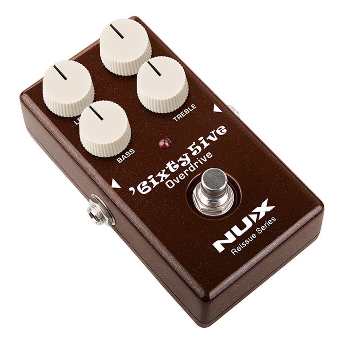Phơ Overdrive NUX '6ixty5ive Overdrive – Góc nghiêng NUX '6ixty5ive Overdrive thấy bốn núm, đèn báo và jack một bên