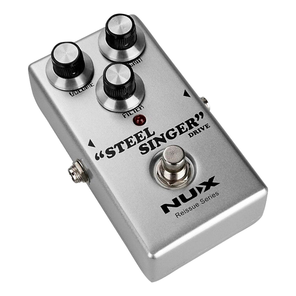 NUX Steel Singer Drive nhìn nghiêng từ bên phải, thấy jack INPUT và footswitch