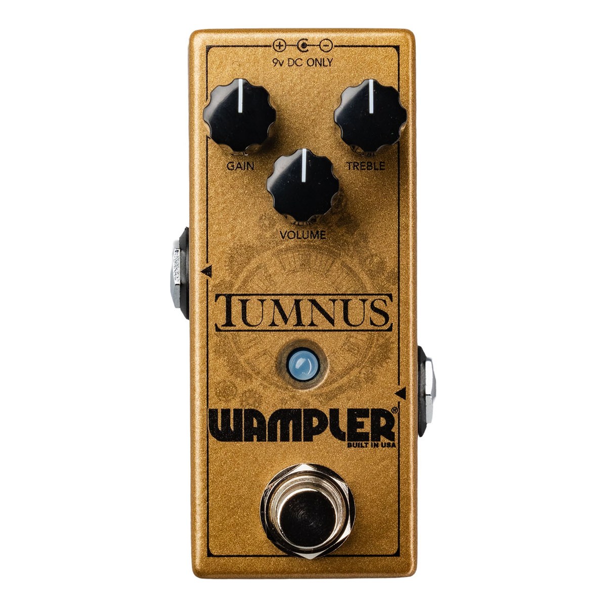 Wampler Tumnus nhìn thẳng từ trên: núm GAIN, TREBLE, VOLUME, đèn LED và footswitch